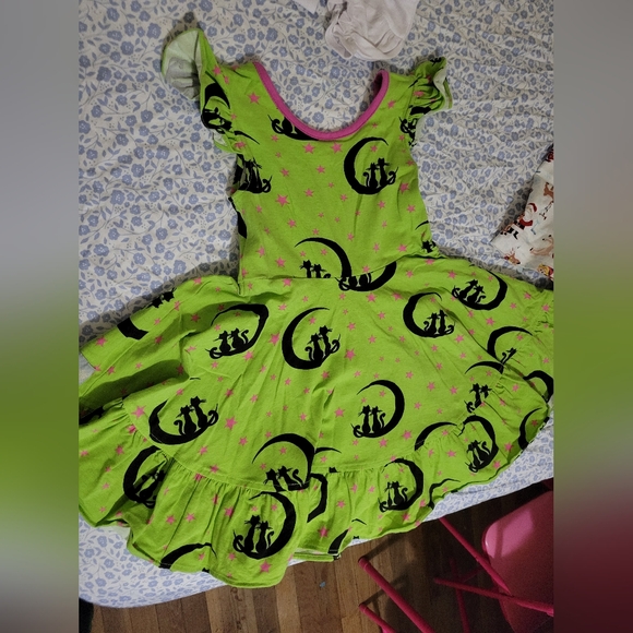 Dress - Picture 1 of 2